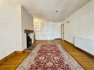 Lounge- click for photo gallery